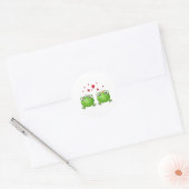 Kikkerprins en Kikkerprinses, met hart. Ronde Sticker (Envelop)