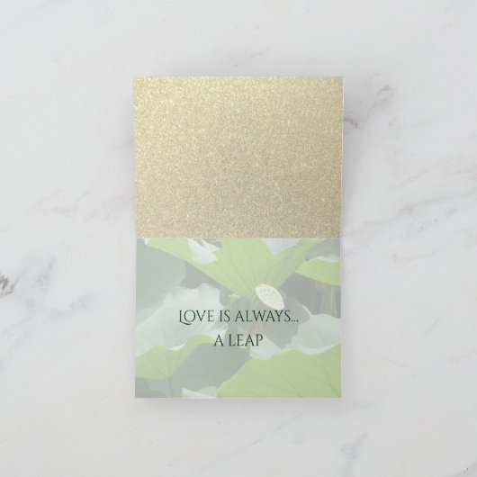 Kikkerprins op Lily Pad Feestdagen Kaart (Binnen)