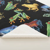 Kikkers op zwart sherpa deken (3/4)