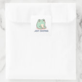 Kikkersticker met tekst 'Gewoon Existeren' Cute Ne Vierkante Sticker (Tas)