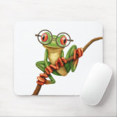 Kikte groene kikker met oogbril op wit muismat (Met muis)