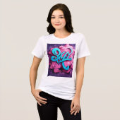 KILO Typography T-Shirt – Witte Cursive Vetgedrukt (Voorkant volledig)