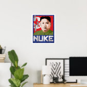 Kim Jong Un Propaganda - NUKE - Poster (Thuiskantoor)