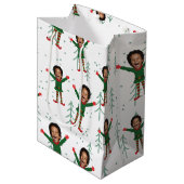 Kind Gezicht & Naam Elf Kerst Grappig Patroon Medium Cadeauzakje (Voorkant Gekanteld)