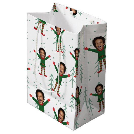 Kind Gezicht & Naam Elf Kerst Grappig Patroon Medium Cadeauzakje (Voorkant Gekanteld)