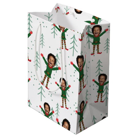 Kind Gezicht & Naam Elf Kerst Grappig Patroon Medium Cadeauzakje (Achterkant Gekanteld)