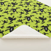 Kind groen en zwart kikkerpatroon sherpa deken (3/4)