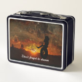 Kind in bandensvleugelbak (Achterkant)