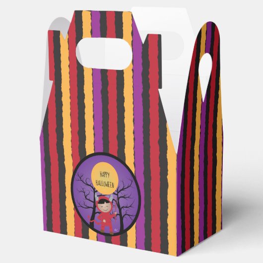 Kind in Duivelskostuum Kleurrijke Halloween Favor  Bedankdoosjes (Geopend)