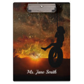 Kind in Tyre Swing Klembord (Voorkant)