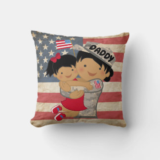 Kind meisje, dochter, Hugging Soldaat Pap Pillow Kussen