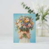 Kind met een weelderig wildflower boeket briefkaart (Staand voorkant)