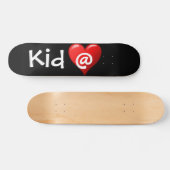 Kind op het hartskateboard skateboard (Horizontaal)