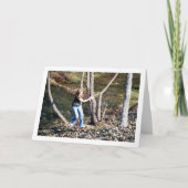 Kind speelt in het bos kaart (Voorkant)