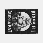 Kinda Fit Sorta Fat Funny Gym Bear Werlifting  Fleece Deken (Voorkant (Horizontaal))