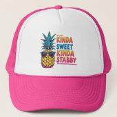 Kinda Sweet Kinda Stabby Pineapple Trucker Hat Trucker Pet (Voorkant)