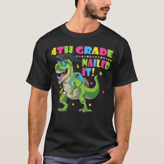 KINDER 4e klas genageld het dinosaurus Afstuderen T-shirt (Voorkant)