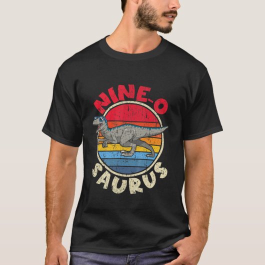 Kinder 9e verjaardag Nine O Saurus I Velociraptor  T-shirt (Voorkant)