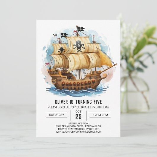 Kinder aangepaste boot piraat verjaardag kaart (Staand voorkant)