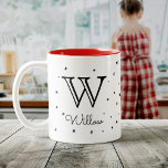 Kinder aangepaste monogram bevestigen   de naam st tweekleurige koffiemok<br><div class="desc">Cute custom Monogram and Name mok for children. Personaliseer je eigen initiaal en het zal omringd worden door zoete sterren en harten - het zal een onmiddellijke favoriet zijn. Geweldig geschenk voor Kerstmis of Birthdagen.</div>