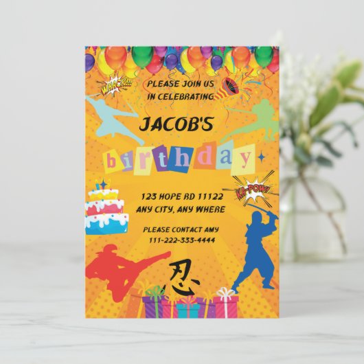 Kinder aangepaste ninja verjaardagsfeestuitnodigin kaart (Staand voorkant)