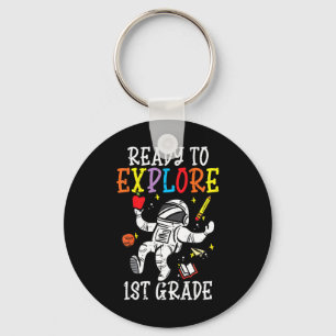Kinder astronaut die klaar is om 1e graad 1e te on sleutelhanger