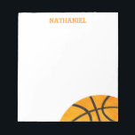 Kinder Basketball Sports Persoonlijke Oranje Koel Notitieblok<br><div class="desc">Kinder Basketball Sportprogramma's Speciaal Oranje Cool Note Pad. Pas deze leuke sporten met de naam van uw kind bovenaan in een helder oranje lettertype aan. Een bijtende sinaasappel en zwarte basketbal op de onderkant van het artikel dat het briefje bevat, voegt een leuke aanraking toe. Geweldig voor basketbalfans, basketbaltrainers of...</div>