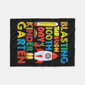 Kinder blasting door 100e dag van kleuterschool bo fleece deken (Voorkant (Horizontaal))