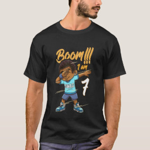 Kinder Boom Im 7 jaar oude zwarte jongen die de ve T-shirt