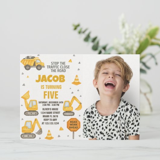 Kinder Bouw Verjaardagsuitnodiging met foto Kaart (Staand voorkant)