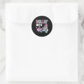 Kinder Bowler Rollin’ Into 4 Bowling 4e verjaardag Ronde Sticker (Tas)