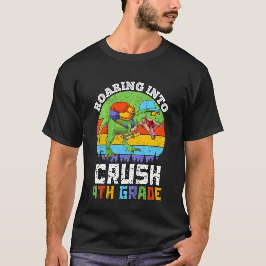 Kinder brullende in 4e klas dinosaurus terug T T-shirt (Voorkant)