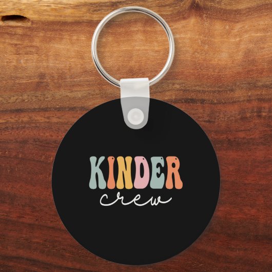 Kinder Crew Retro Groovy  Happy First Day O Sleutelhanger (Achterkant)