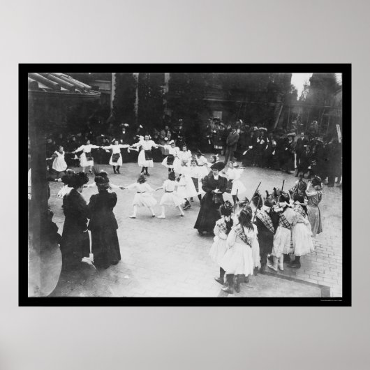 Kinder dansen op het dak van het Waldorf NYC 1919 Poster (Voorkant)