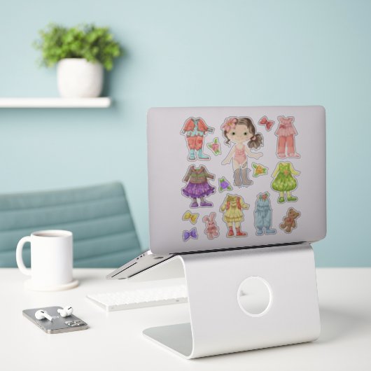 Kinder Dress-A-Brunette-Doll Sticker (Laptop op bureau)