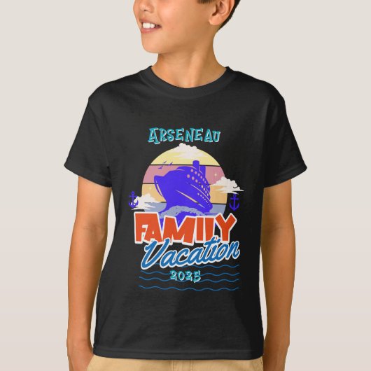 Kinder Familie Cruise Zwart Personaliseer T-Shirt (Voorkant)