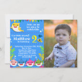 Kinder gele haai verjaardagsfoto uitnodiging (Voorkant)