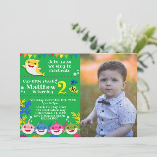 Kinder gele regenbooghaai verjaardagsfoto kaart (Staand voorkant)
