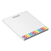 Kinder gepersonaliseerde regenboog Chevron Modern  Notitieblok (Schuin)