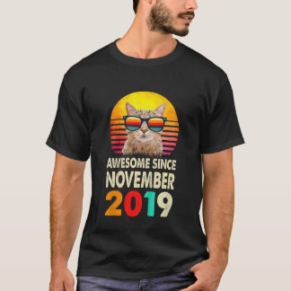 Kinder Geweldige sinds november 2019 3e geboorteda T-shirt