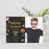 Kinder Halloween verjaardagsuitnodiging met foto Kaart (Staand voorkant)