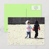 kinder hand in hand lopen briefkaart (Voorkant / Achterkant)