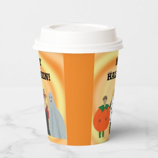 Kinder in kostuums, Halloween papieren bekers (Links)
