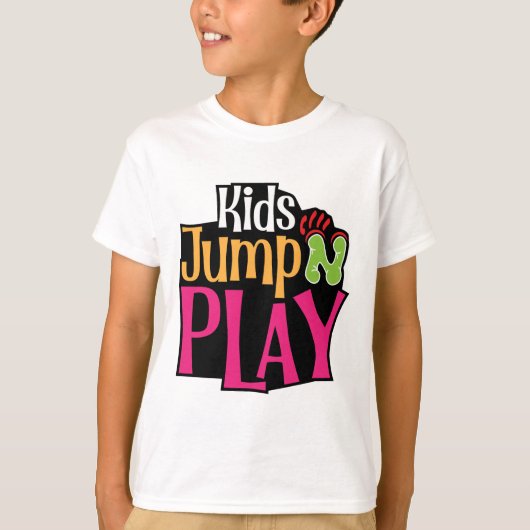 Kinder Jump N Play aangepaste typografie t shirt o (Voorkant)