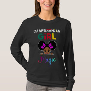 Kinder Kameroense meisjes met een hoge vlag T-shirt
