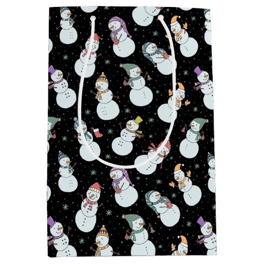 Kinder kerstman in Pet Medium Cadeauzakje (Voorkant)