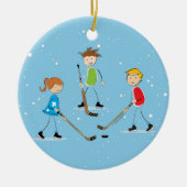 Kinder kerstmis met Pond Hockey Keramisch Ornament (Voorkant)