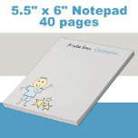 Kinder kleine stokjongen grijs en blauw met sterre notitieblok<br><div class="desc">Pas dit blocnote aan voor een kleine jongen,  met zijn naam.
Ontworpen in grijs met een kleine jonkstokfiguur in blauw,  met gele sterren.</div>