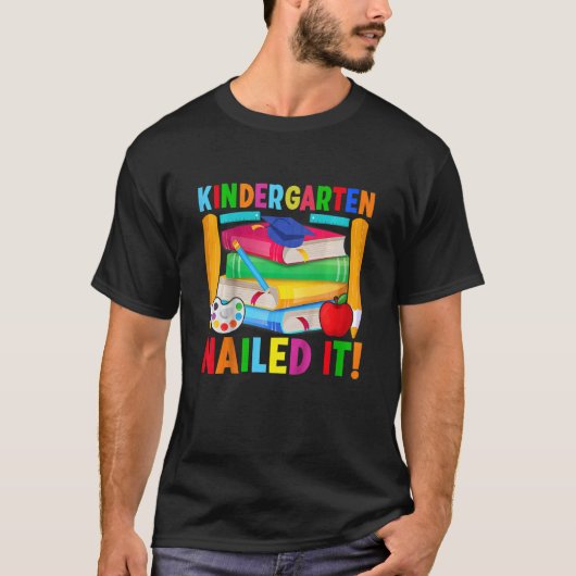 Kinder kleuterschool genageld het Afstuderen T-shirt (Voorkant)