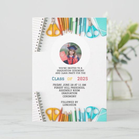 kinder kleuterschool van het moderne afstuderen kaart (Staand voorkant)